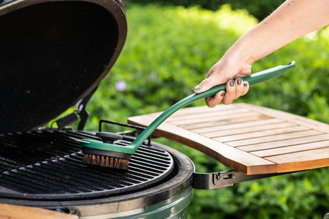 Big Green Egg grid & stone scrubber